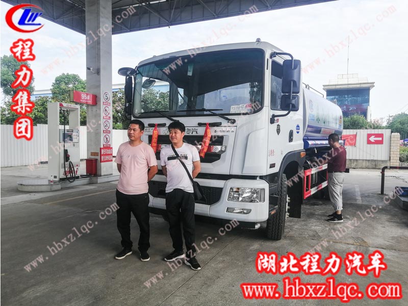 2019/05/31 鄭州吳總、唐總在程力專(zhuān)用汽車(chē)股份有限公司自提一輛12方東風(fēng)D9噴霧車(chē)，單號(hào)26729