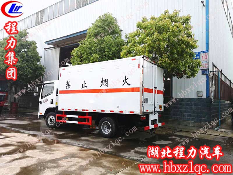 爆破器材運(yùn)輸車(chē)廠家直銷(xiāo)